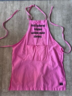 MARRIED TO THE MOB pink Well Behaved Apron